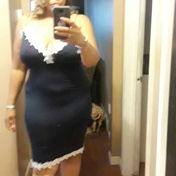 Dress - Picture 3 of 3